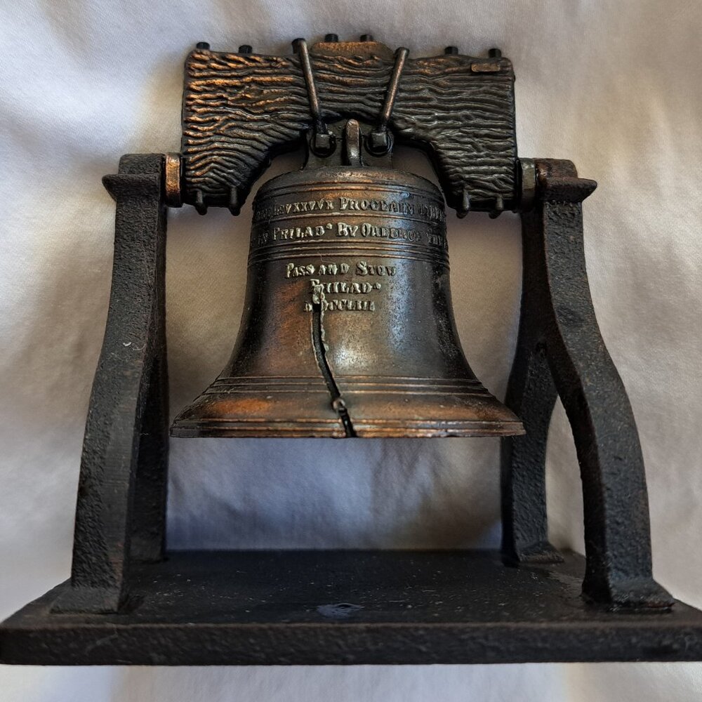 Vintage The Liberty Bell Souvenir- Made by Penncraft Paperweight Décor